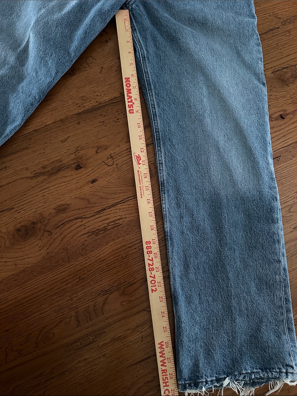 Agolde Fran Cuffed Jeans in Medium Blue Wash - Picture 6 of 7